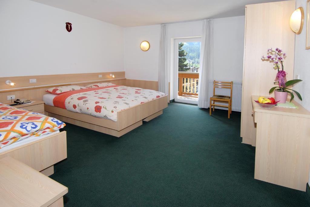 Hotel Zanon Ziano di Fiemme Oda fotoğraf