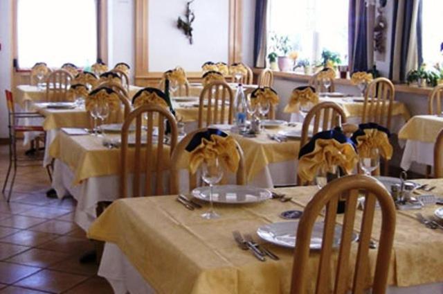 Hotel Zanon Ziano di Fiemme Dış mekan fotoğraf